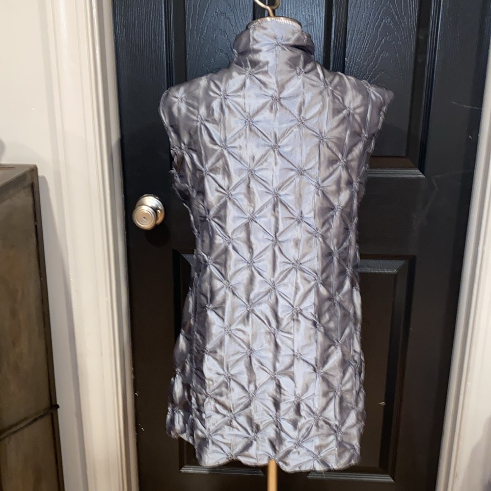 Reversible Vest - Picture 4 of 9